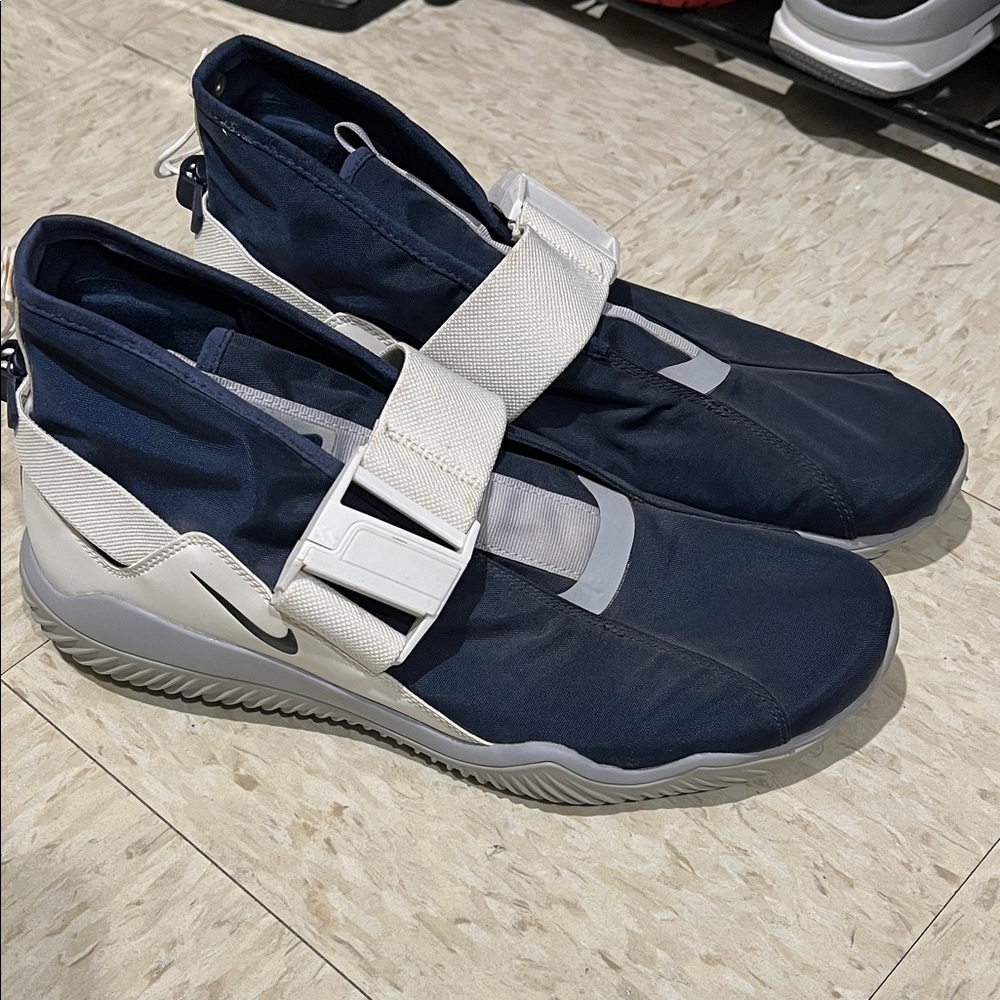 Nike Komyuter 'Obsidian'